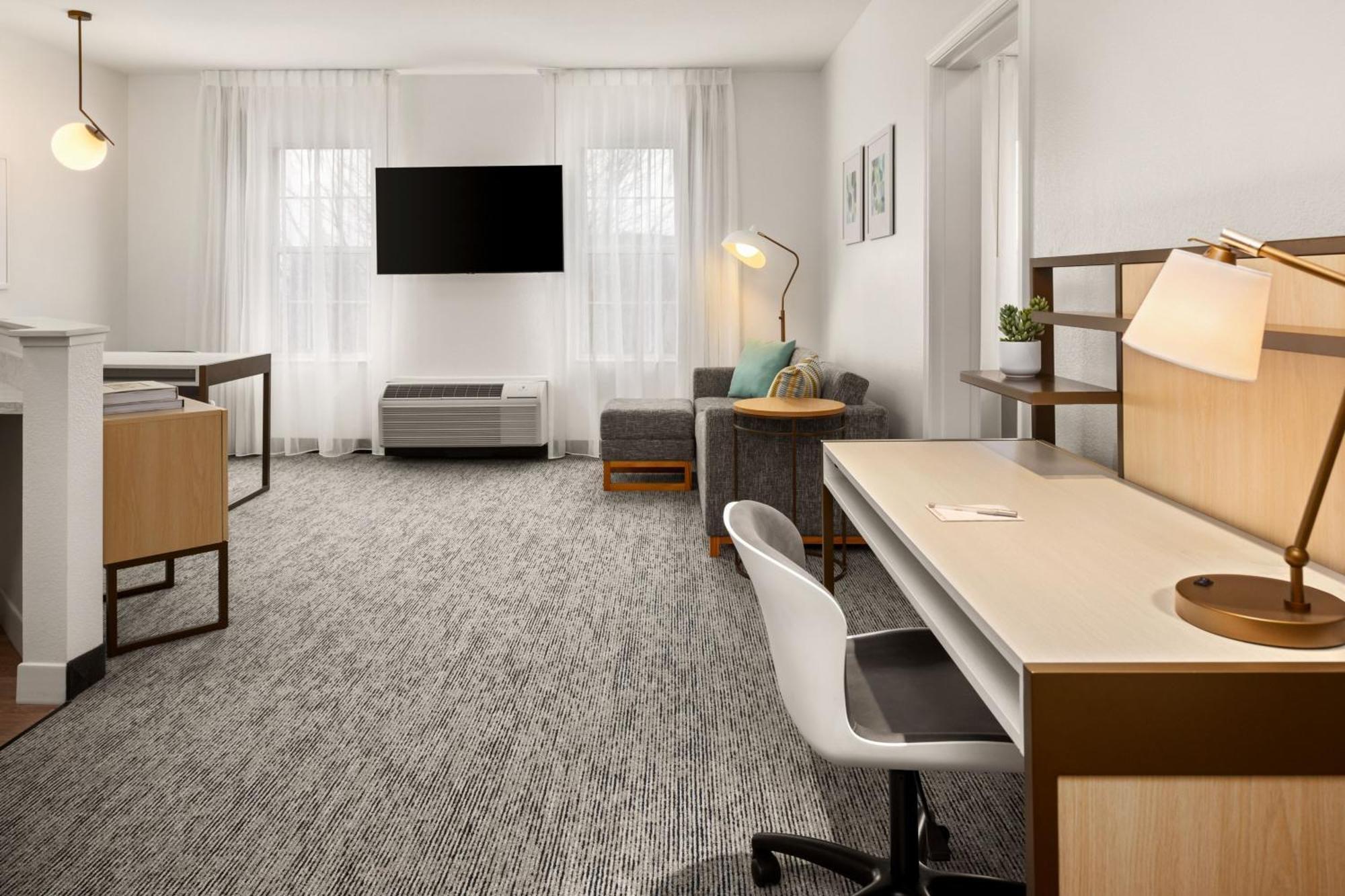 ทาวน์เพลซ สวีท ชิคาโก ลอมบาร์ด Hotel ภายนอก รูปภาพ