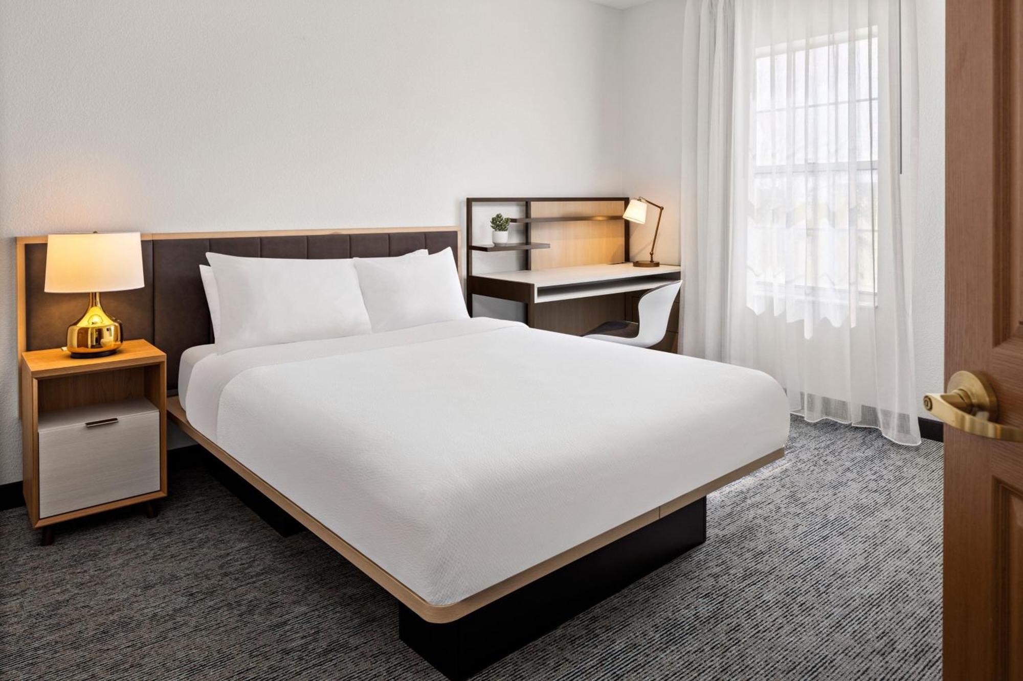 ทาวน์เพลซ สวีท ชิคาโก ลอมบาร์ด Hotel ภายนอก รูปภาพ