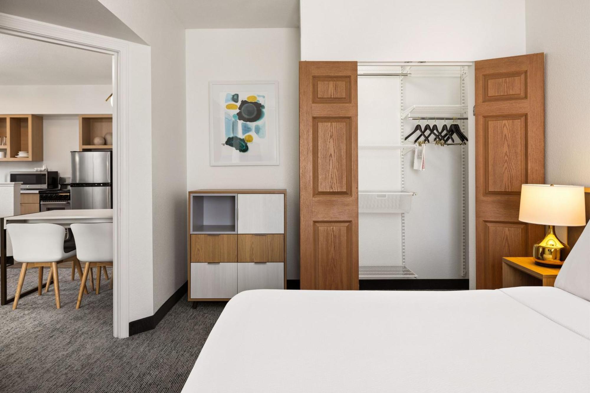 ทาวน์เพลซ สวีท ชิคาโก ลอมบาร์ด Hotel ภายนอก รูปภาพ