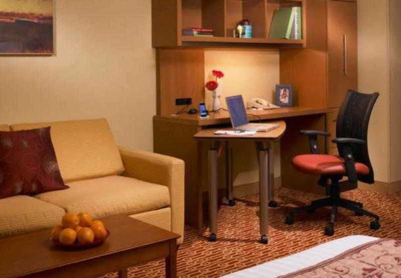 ทาวน์เพลซ สวีท ชิคาโก ลอมบาร์ด Hotel ภายนอก รูปภาพ